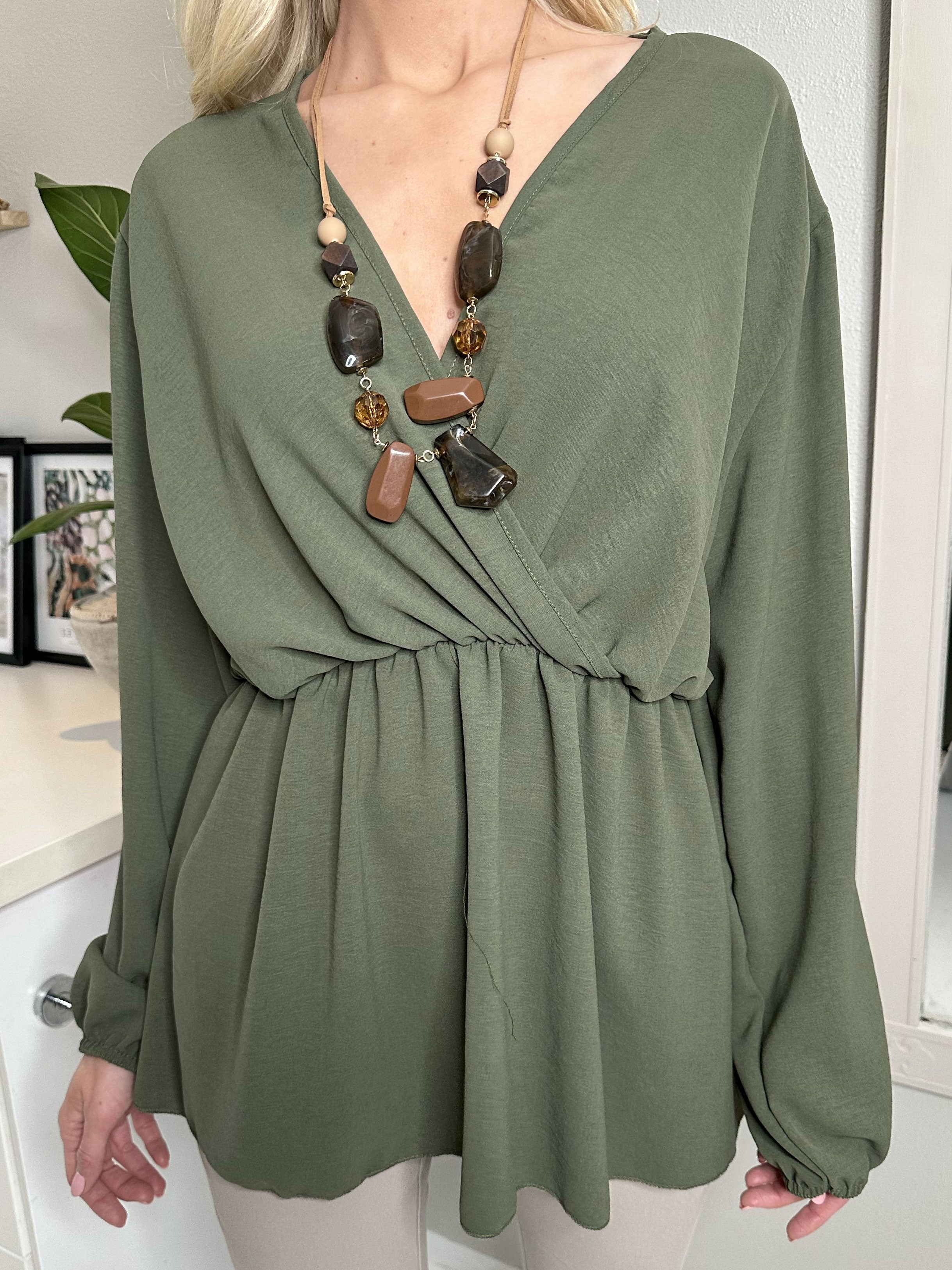 Hermina long sleeve - Söt blus med gummiband i midjan - Taupe